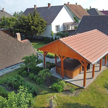 Fuezesi Papa Vendeghaza Hotel Harta Екстериор снимка