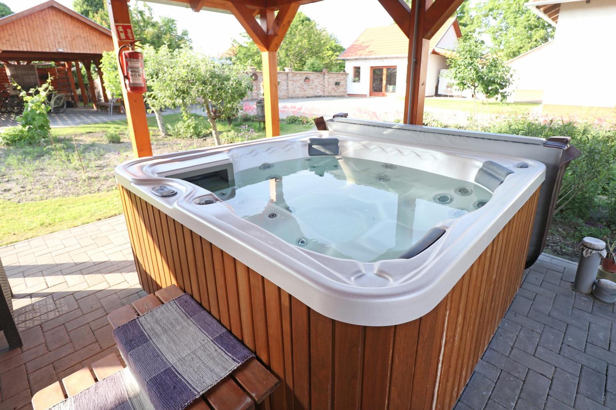 Fuezesi Papa Vendeghaza Hotel Harta Екстериор снимка