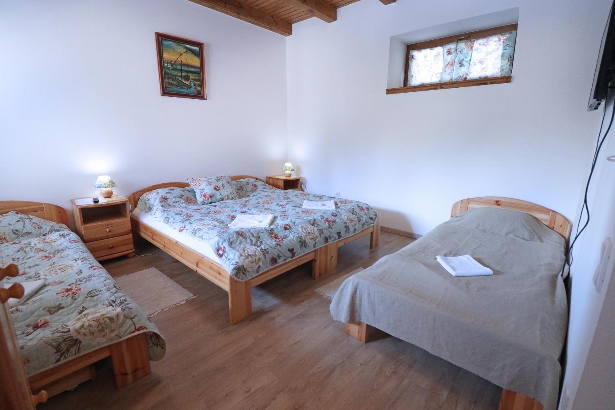 Fuezesi Papa Vendeghaza Hotel Harta Екстериор снимка
