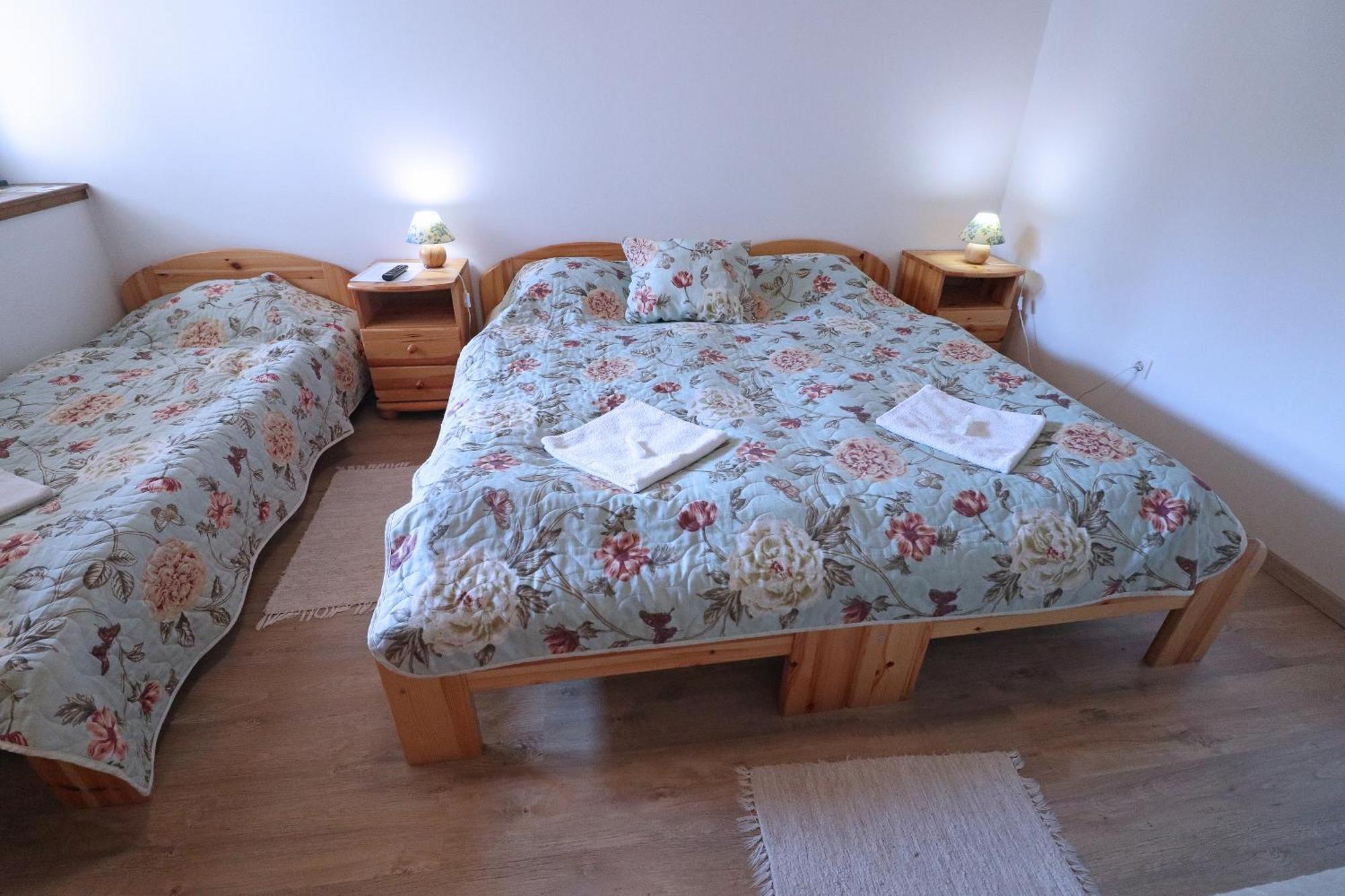 Fuezesi Papa Vendeghaza Hotel Harta Екстериор снимка